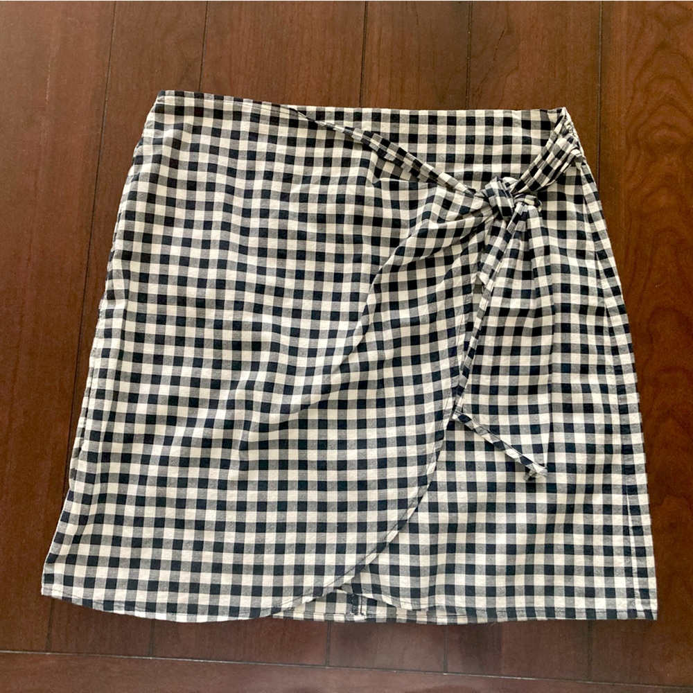 LOFT Navy and White Checked Gingham Wrap Skirt Size 4